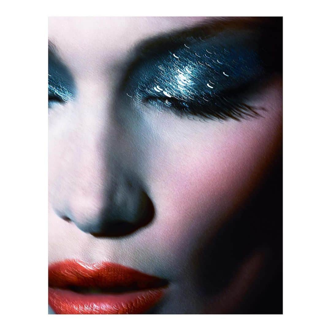 マート・アラスさんのインスタグラム写真 - (マート・アラスInstagram)「B E L L A  for @vmagazine make up by @peterphilipsmakeup」7月3日 4時19分 - mertalas