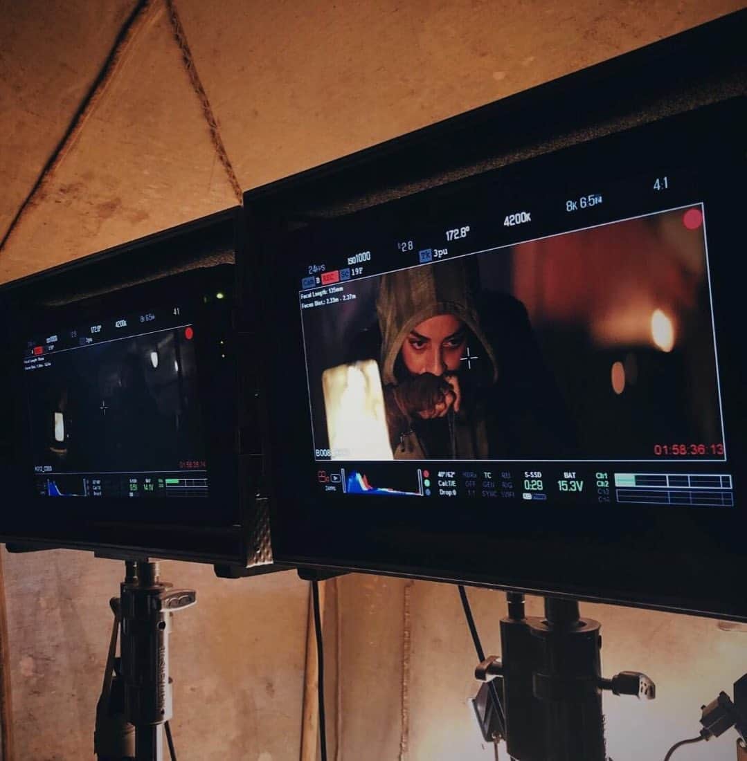 リンジー・モーガンのインスタグラム：「Dreams On Screen ✨🎥 #BTS #skylines」