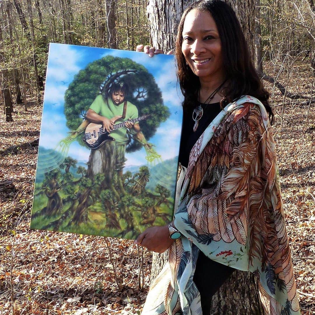 ヴィクター・ウッテンのインスタグラム：「Much Love and Thanks to Toni Taylor for painting this amazingly beautiful portrait of me, and to Loke Shao Xun for delivering it at Jam Camp. I love you both!! Toni is the niece of Lucille Dixon, the first African American woman to play upright bass in Carnegie Hall. 👍🏾 Patronart.com lets people connect with hundreds of artists that are able to paint your photos and artistic vision. What an amazing honor!!! #patronart」