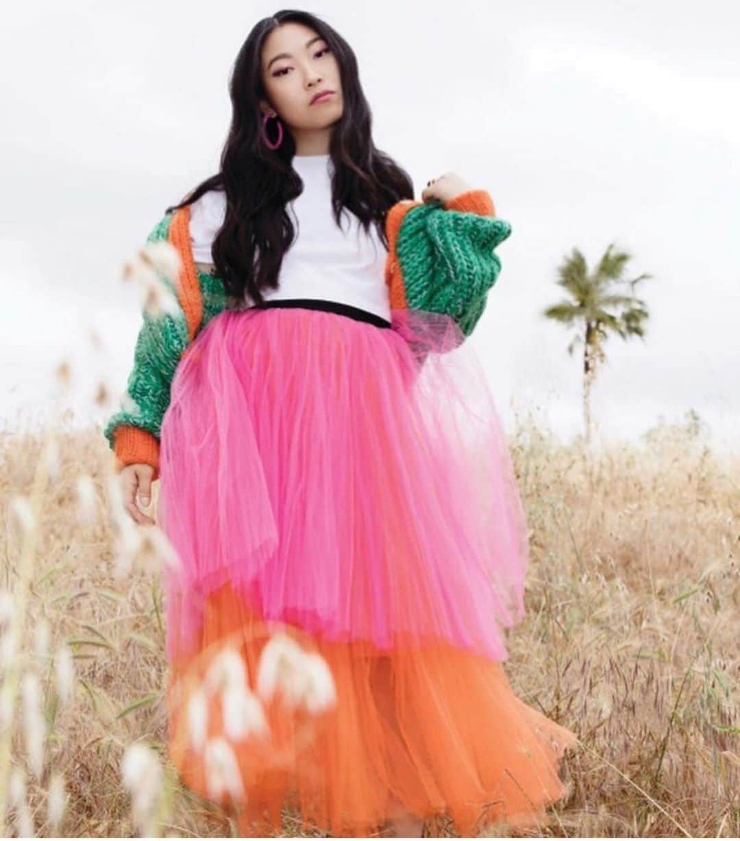 ノヴィスのインスタグラム：「💚💕🧡 Color Dreams @awkwafina in @bust_magazine styled by @ecduzit. 👏🏻🥰 @lionviprelations」