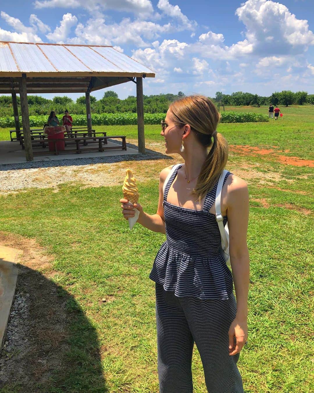 ジョアンナ・ブラッディのインスタグラム：「Georgia 🍑 #peachfarm」