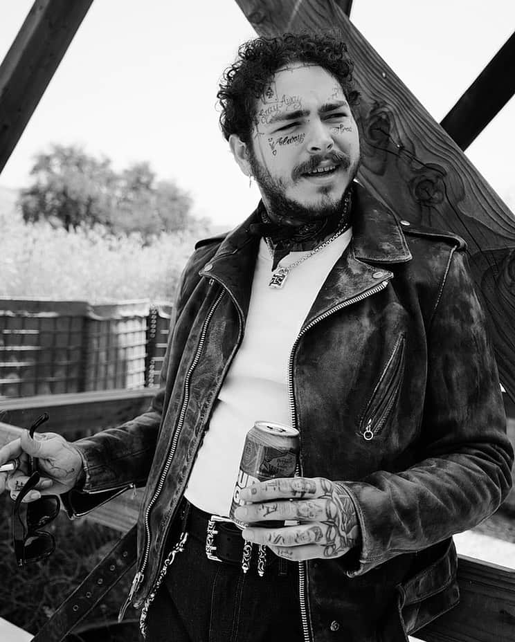 ポスト・マローンさんのインスタグラム写真 - (ポスト・マローンInstagram)「Friday:)」7月3日 5時36分 - postmalone