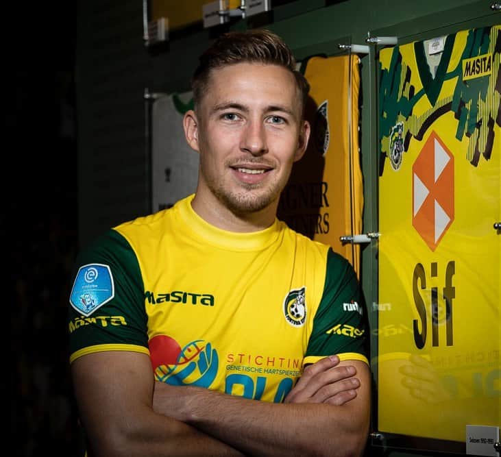 フェリックス・パスラックのインスタグラム：「New chapter ⚽️ @fortunasittard.nl #SamenNaoVeure」