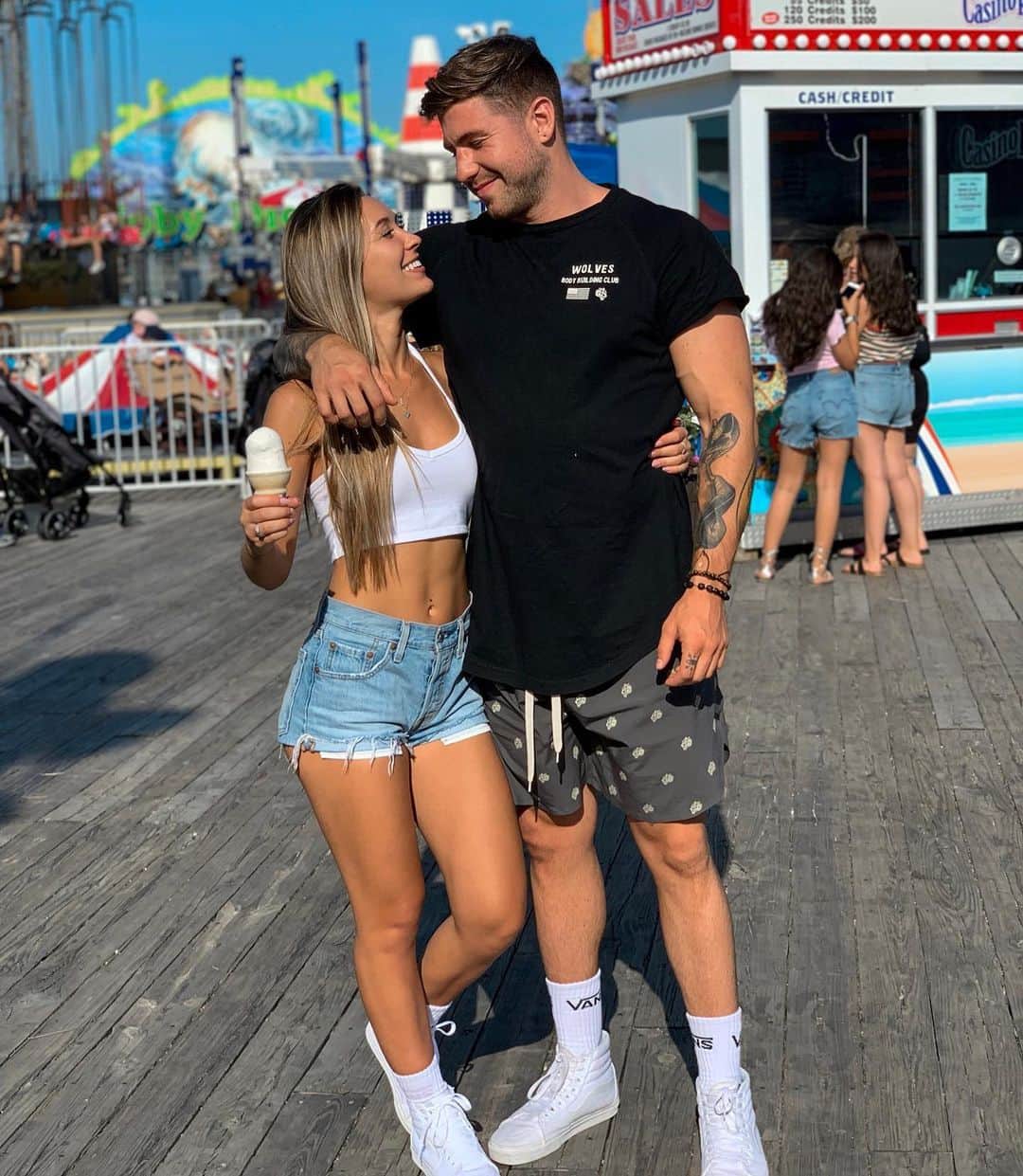 Nicky Gileさんのインスタグラム写真 - (Nicky GileInstagram)「my 🌎」7月3日 5時41分 - nickygile