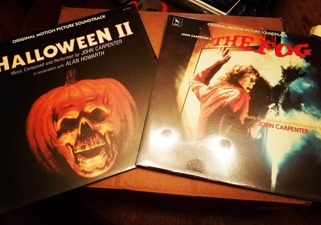 ジョン・カーペンターさんのインスタグラム写真 - (ジョン・カーペンターInstagram)「Halloween 2 or The Fog? #movies #horror #horrorcomics #classic follow @stormkingcomics」7月3日 5時46分 - johncarpenterofficial