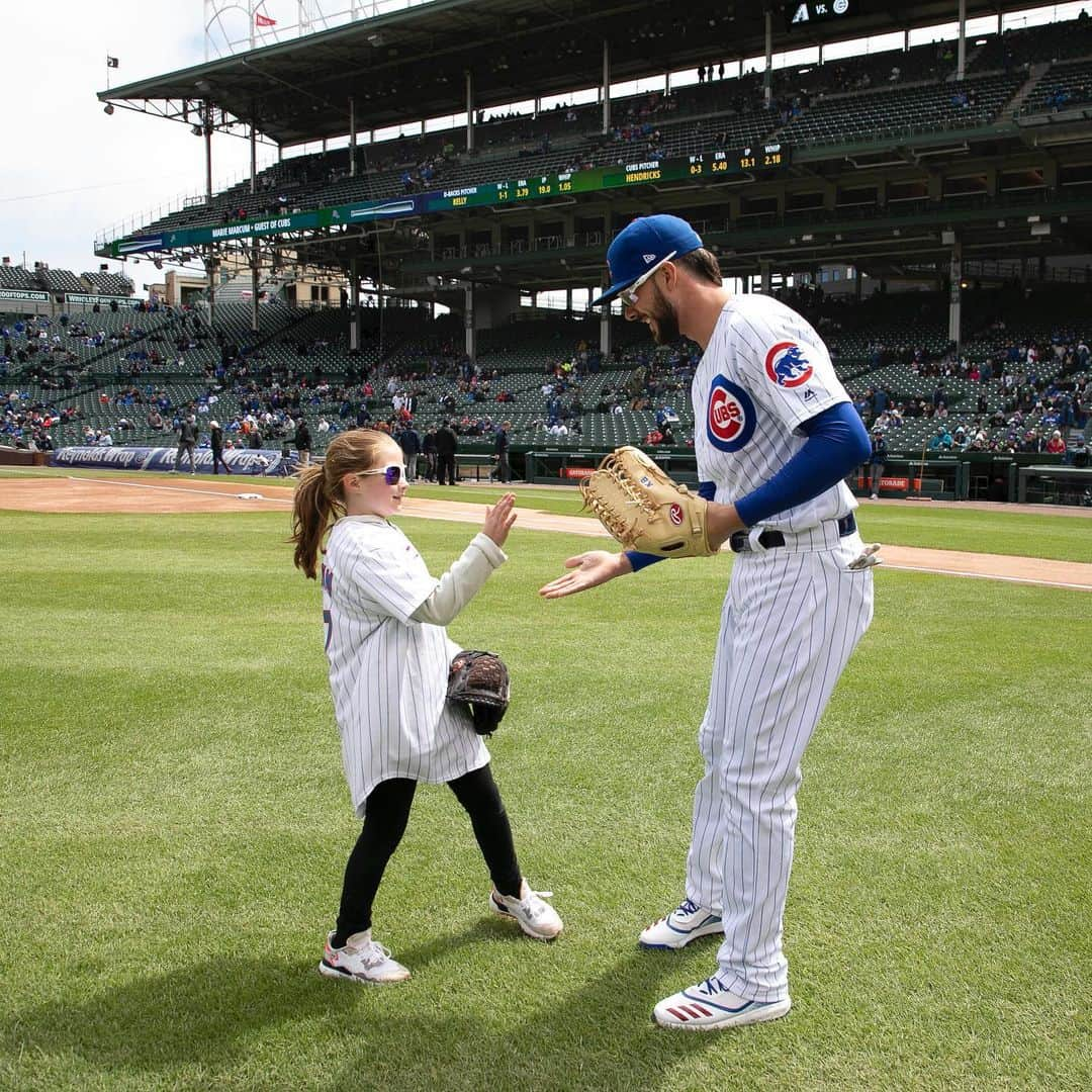 シカゴ・カブスさんのインスタグラム写真 - (シカゴ・カブスInstagram)「#CubsCollection: @kris_bryant17. KB has just been selected to the All-Star team for the third time in his career. As the 2015 NL Rookie of the Year, the 2016 NL MVP and a World Series Champion, being an All-Star means even more to him after an offseason spent rehabilitating his left shoulder. “This one would matter to me just because it shows perseverance on my part coming back from injury last year and just questions surrounding my play in general. And then me showing that I can get through what I had to deal with last year and come out on top.” So far this season, Bryant has recorded 16 home runs, 42 RBI and .289/.398/.535 for a .933 OPS. #EverybodyIn 📸 @sgreenphoto」7月3日 6時00分 - cubs