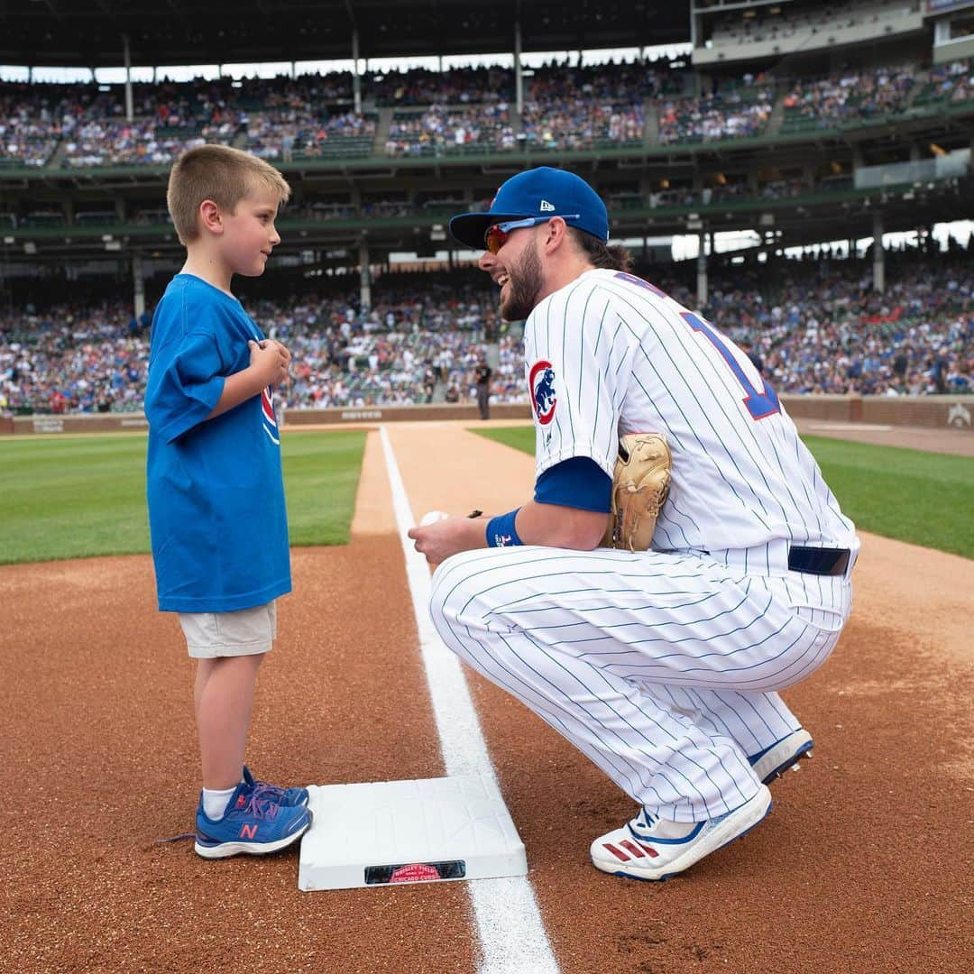 シカゴ・カブスさんのインスタグラム写真 - (シカゴ・カブスInstagram)「#CubsCollection: @kris_bryant17. KB has just been selected to the All-Star team for the third time in his career. As the 2015 NL Rookie of the Year, the 2016 NL MVP and a World Series Champion, being an All-Star means even more to him after an offseason spent rehabilitating his left shoulder. “This one would matter to me just because it shows perseverance on my part coming back from injury last year and just questions surrounding my play in general. And then me showing that I can get through what I had to deal with last year and come out on top.” So far this season, Bryant has recorded 16 home runs, 42 RBI and .289/.398/.535 for a .933 OPS. #EverybodyIn 📸 @sgreenphoto」7月3日 6時00分 - cubs