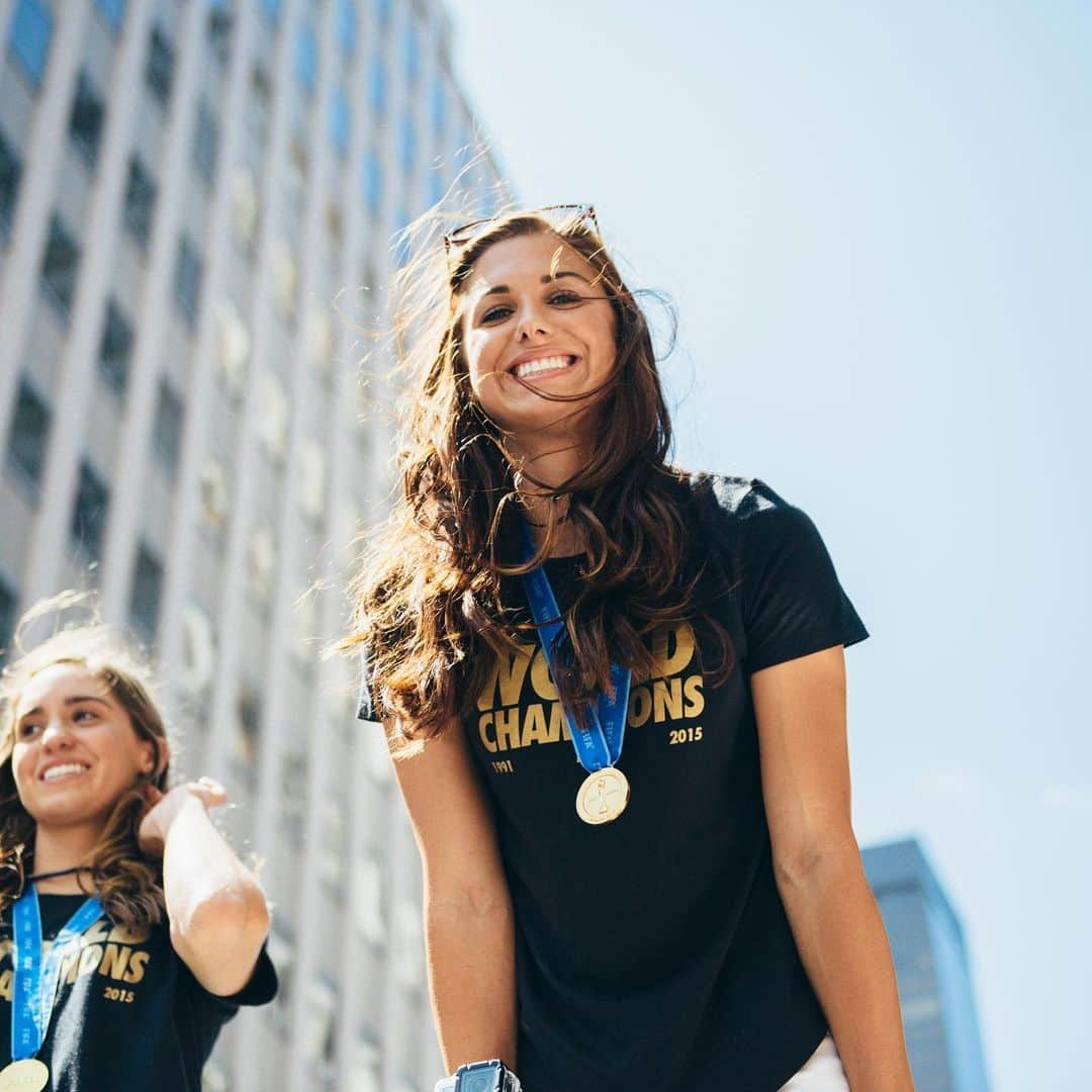 ニューヨーク・シティFCさんのインスタグラム写真 - (ニューヨーク・シティFCInstagram)「🙌 Congratulations to the #USWNT for reaching another final and shoutout @alexmorgan13 for becoming the first player in @fifawomensworldcup history to score on her birthday! 🎂 #USWNT #OneNationOneTeam」7月3日 6時19分 - nycfc