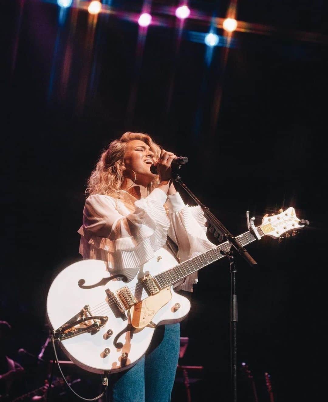 トーライ・ケリーのインスタグラム：「@summerfest, you were incredible! thank you to everyone who came out🌹」