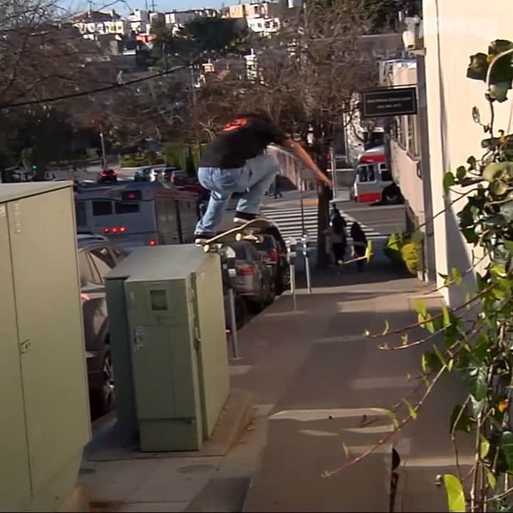 スラッシャーのインスタグラム：「👉🏽 @thomasdritsas MAGARSHA part for @shakejunt is LIVE on ThrasherMagazine.com 📡 Filmed by @felix__soto」