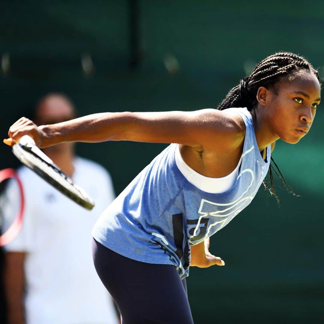 ニューヨーク・タイムズさんのインスタグラム写真 - (ニューヨーク・タイムズInstagram)「Cori Gauff, the 15-year-old American who upset Venus Williams in the 1st round of Wimbledon yesterday, is the latest tennis prodigy in a long list of youngsters who periodically revive interest in the sport. But as tennis has become more physically demanding, tales of physical injury and cumulative mental strain have emerged and raised questions about how to sustain the health and wellbeing of rising stars. The @wta normally limits girls to 10 professional tournaments at age 15, but Cori has earned a merit increase to 12 events, which means she can play 5 additional pro events before she turns 16 next March. “The intent behind the rule is pretty good,” said Corey Gauff, Cori’s father and longtime coach. But he also said Cori feels more pressure to perform because of the limit. “She’s like pressed because she doesn’t feel like she’ll get another chance.” Click the link in our bio to read more. @jane__stockdale shot this photo.」7月3日 6時39分 - nytimes