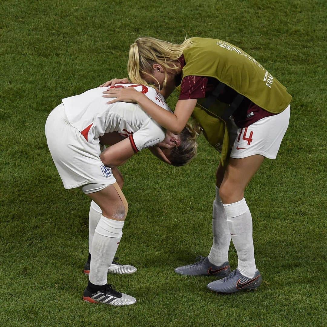 Arsenal Ladiesさんのインスタグラム写真 - (Arsenal LadiesInstagram)「You’ve done us proud, @BethMead_ and @LeahWilliamsonn ❤️ #FIFAWWC」7月3日 6時42分 - arsenalwfc