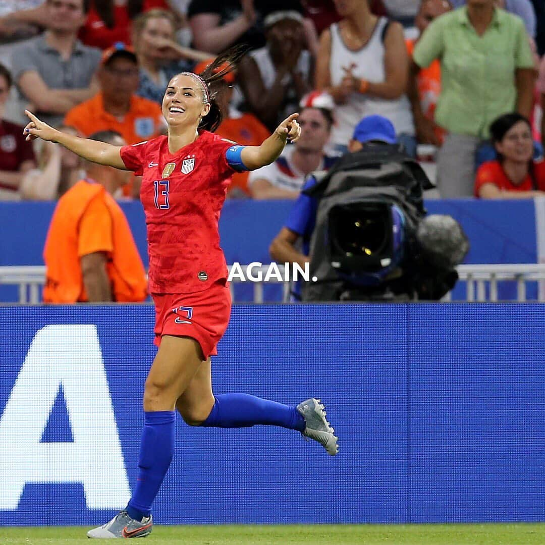 FIFAワールドカップさんのインスタグラム写真 - (FIFAワールドカップInstagram)「They did it AGAIN! 🇺🇸 reach their third-straight #FIFAWWC Final! 👏 #USA #DareToShine #Lyon #France」7月3日 6時48分 - fifaworldcup