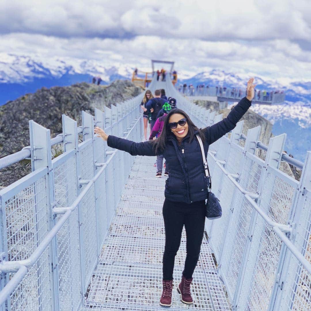 エリカ・ミランダのインスタグラム：「Já quero voltar!🇨🇦❤️ #whistler #joffreylakes #canada #inlove #holiday」