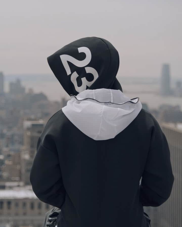 Jordanのインスタグラム：「The future of versatility. Own the City with this season’s 23 Engineered apparel collection.」