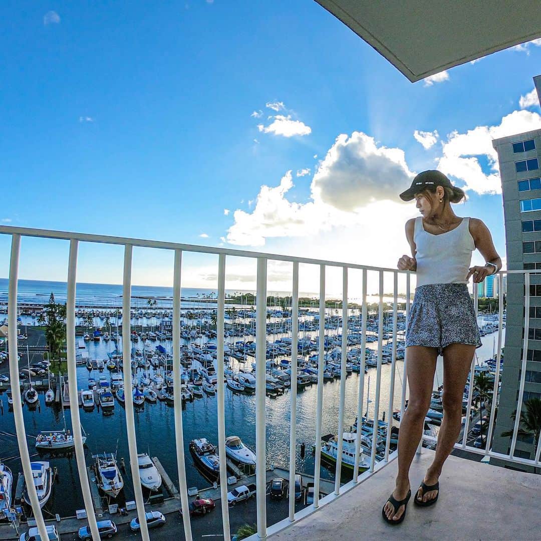 彩海のインスタグラム：「. . Love Hawaii life.  It make me feel good 🥰 . Relax and breathe, like you’re smelling a flower. . . . . . . #hawaii#honolulu#lifeisbeautiful #lovemylife#ハワイ#ホノルル」