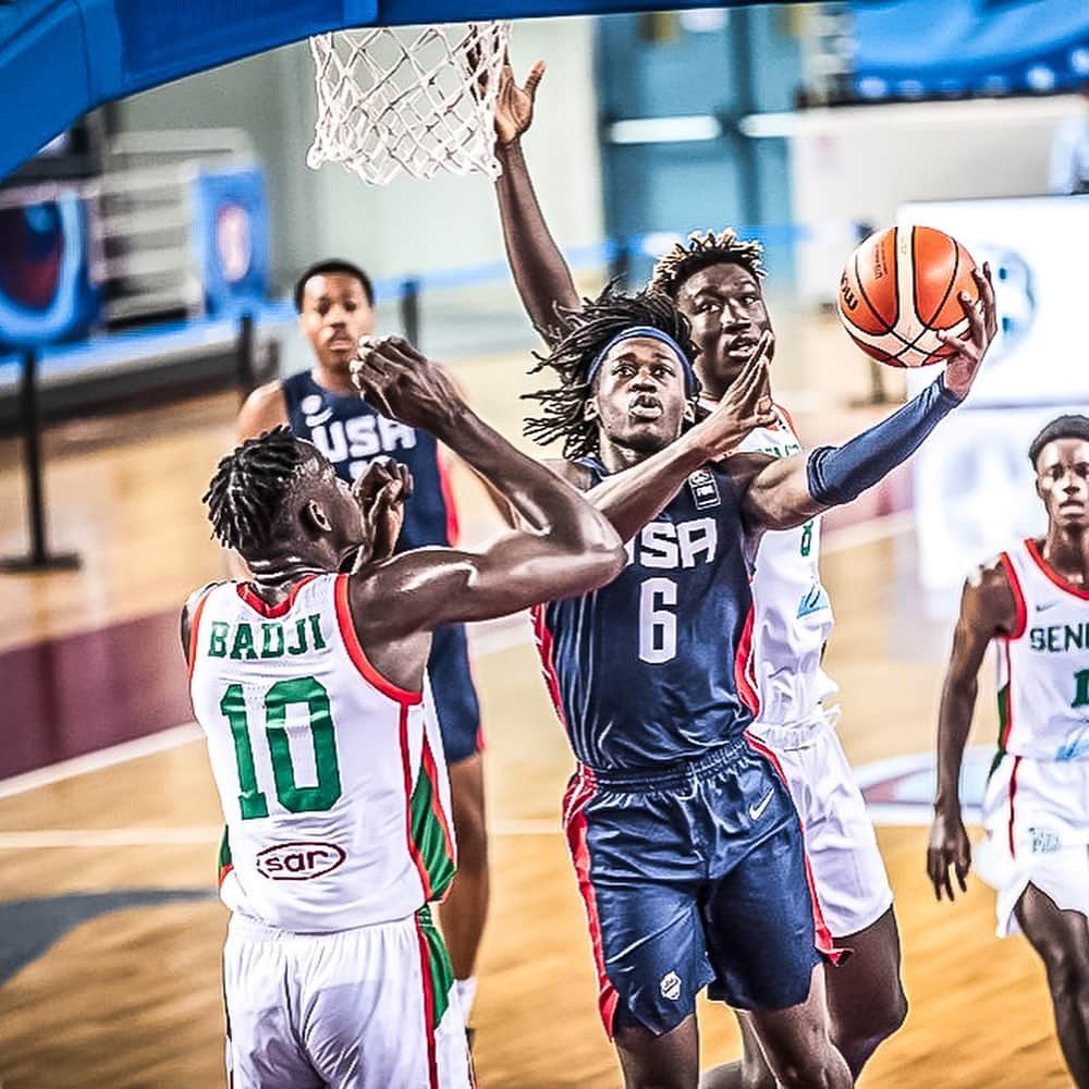 USA Basketballさんのインスタグラム写真 - (USA BasketballInstagram)「The USA Men’s U19 World Cup Team cruises into the Round of 16 with an 87-58 win over Senegal 👍」7月3日 7時40分 - usabasketball