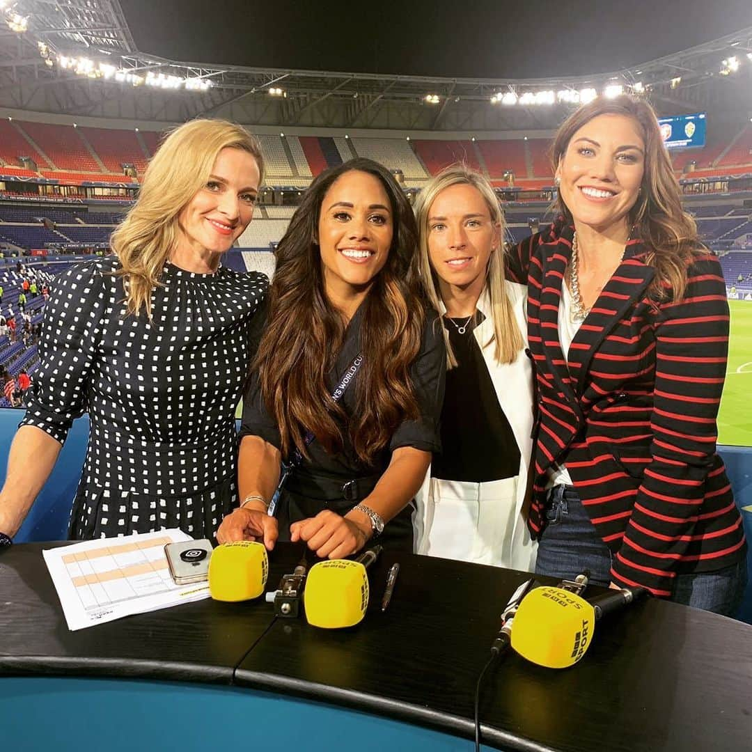 ホープ・ソロさんのインスタグラム写真 - (ホープ・ソロInstagram)「A world class commentary team for a world class match. The #USWNT move on to the finals and the #Lionesses bow out after an amazing tournament. We’ll see you in Lyon on Sunday! 🇺🇸 ⚽️ 💥」7月3日 7時49分 - hopesolo