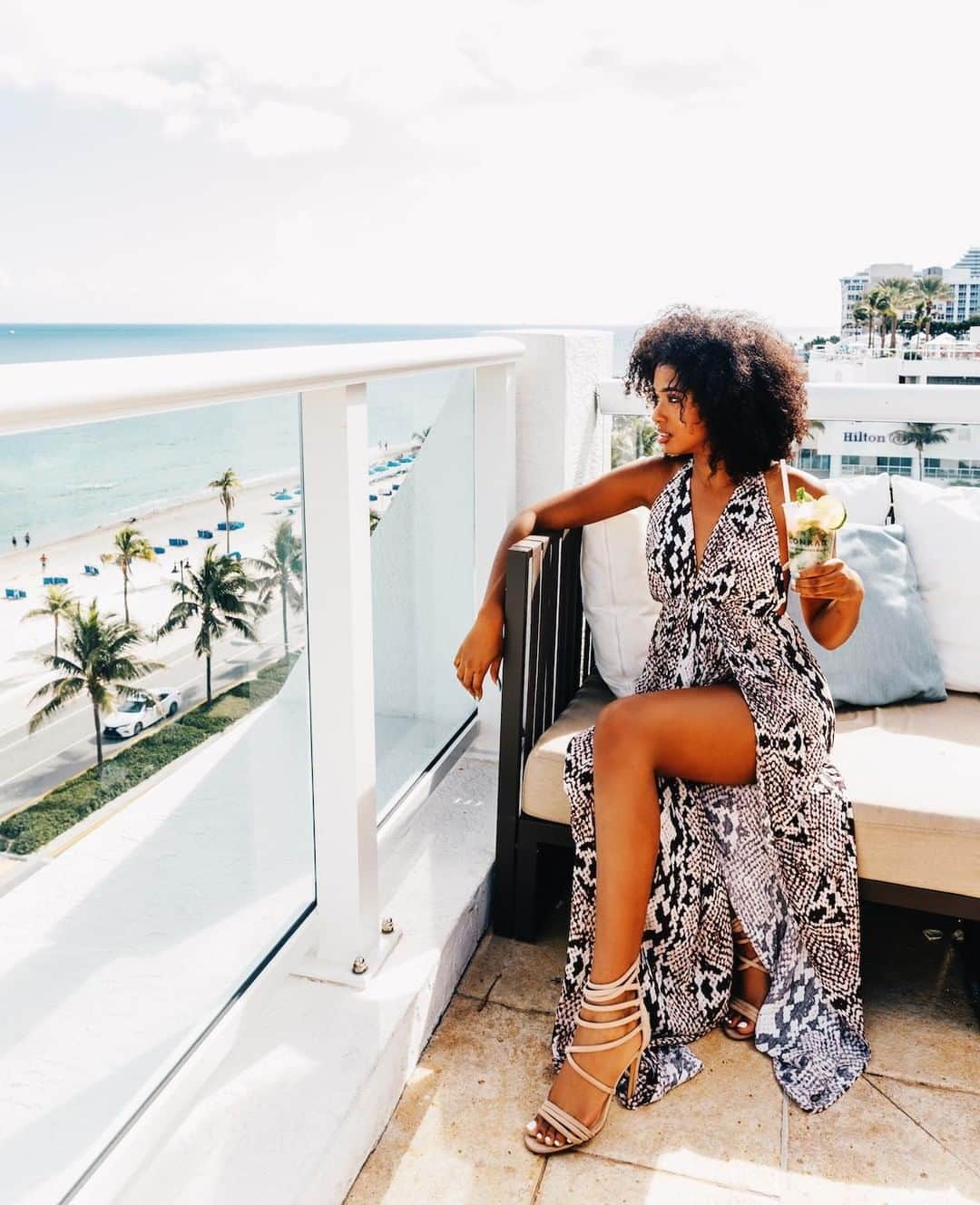 Conrad Hotelsのインスタグラム：「Summers are meant to celebrate seaside @conradftlbeach. #StayInspired」