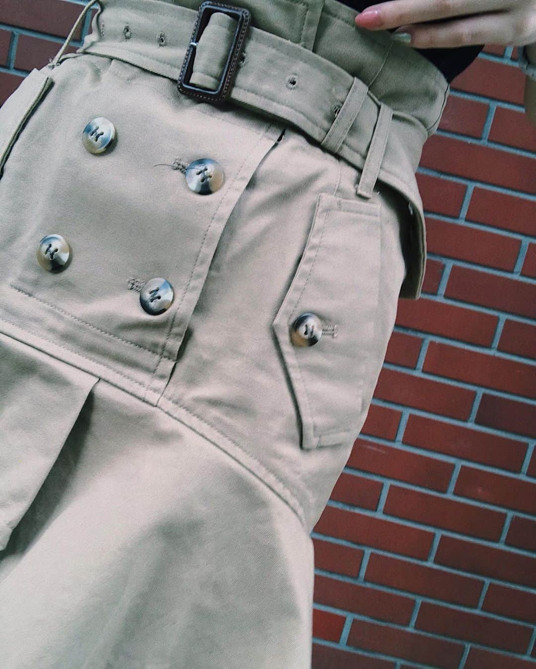 横田彩夏さんのインスタグラム写真 - (横田彩夏Instagram)「昨日のコーデ。  去年買ったスカートと、N WITH.のサマーニットのブラックを合わせてみました。  Tops @n_with_official  Skirt @amerivintage  トップスは使いやすくて、¥3,990とプチプラなので2色買いもおすすめです。  #instagramjapan#instagram#instagood#summerknit#summer#nwith#nwith_press#ameri#amerivintage#fashion#skirt#スカートコーデ#夏#夏コーデ#エヌウィズ#通勤コーデ#プチプラコーデ#プチプラ」7月3日 8時37分 - picowestwood