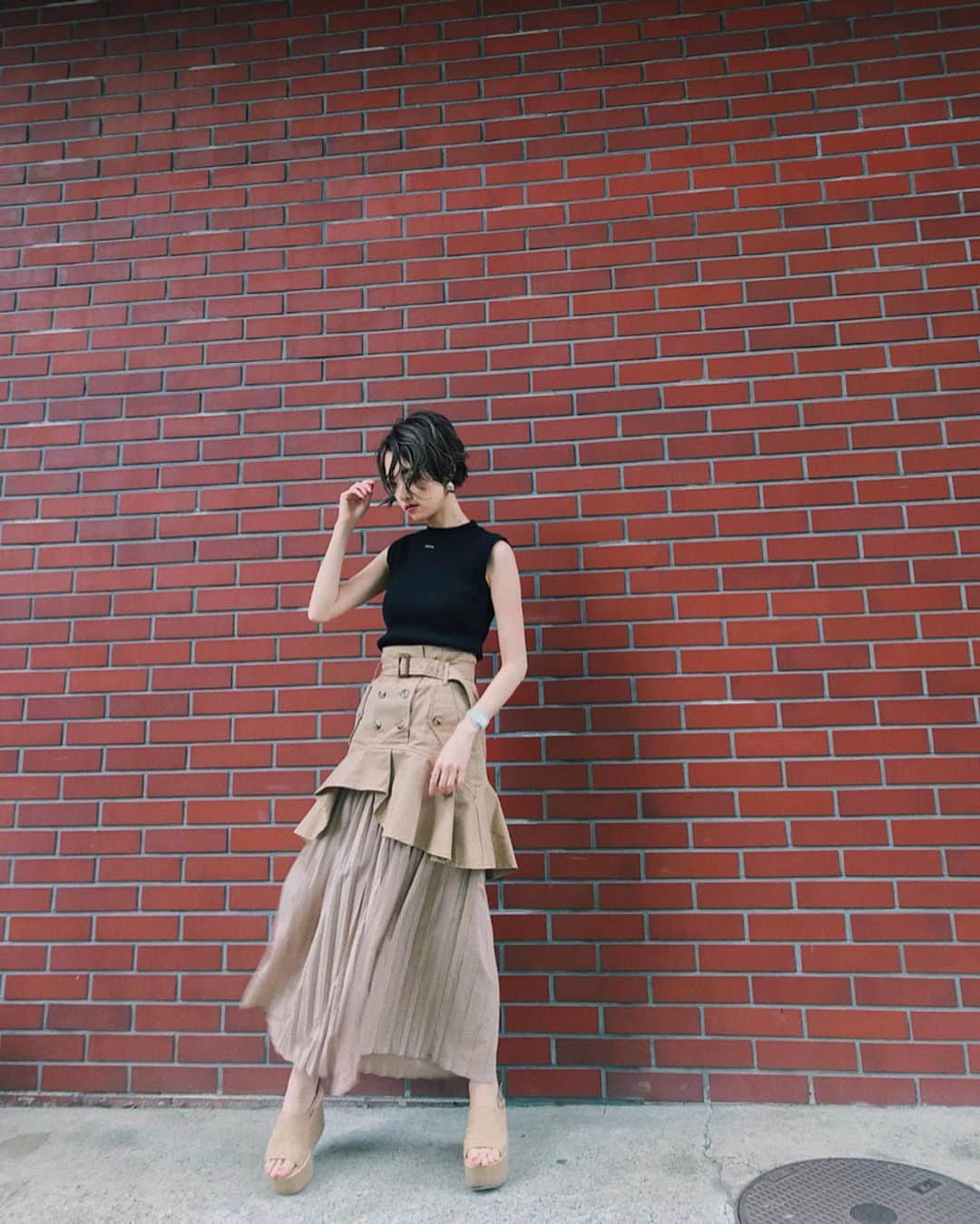 横田彩夏さんのインスタグラム写真 - (横田彩夏Instagram)「昨日のコーデ。  去年買ったスカートと、N WITH.のサマーニットのブラックを合わせてみました。  Tops @n_with_official  Skirt @amerivintage  トップスは使いやすくて、¥3,990とプチプラなので2色買いもおすすめです。  #instagramjapan#instagram#instagood#summerknit#summer#nwith#nwith_press#ameri#amerivintage#fashion#skirt#スカートコーデ#夏#夏コーデ#エヌウィズ#通勤コーデ#プチプラコーデ#プチプラ」7月3日 8時37分 - picowestwood