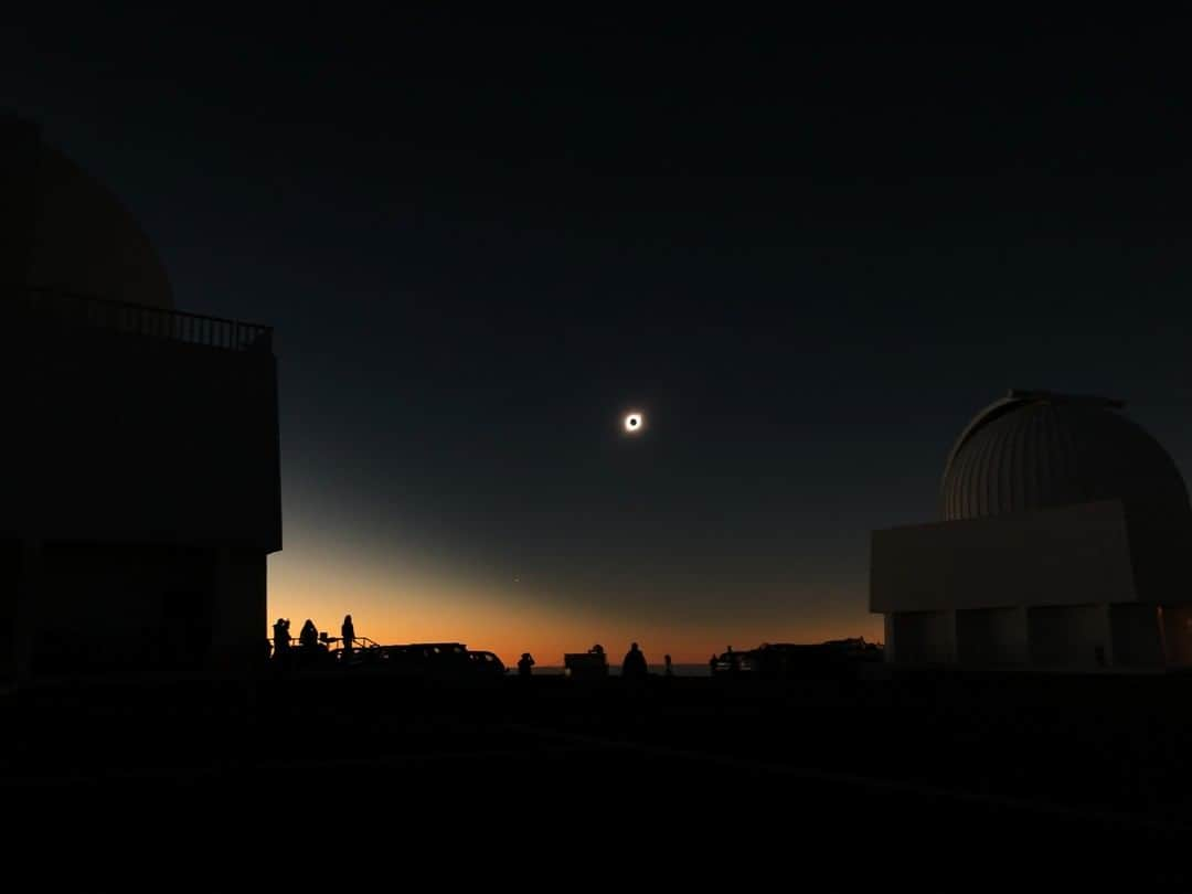 NASAさんのインスタグラム写真 - (NASAInstagram)「The #Moon is seen passing in front of the #Sun during a total solar eclipse on Tuesday, July 2, 2019, directly over the National Science Foundation’s (NSF) Cerro Tololo Inter-American Observatory located in the foothills of the Andes, 7,241 feet (2200 meters) above sea level in the Coquimbo Region of northern Chile. A partial solar eclipse was visible across Ecuador, Brazil, Uruguay, and Paraguay.  As the Moon moves in front of the Sun, the single bright spot left — in combination with the atmosphere of the Sun still visible around the Moon — looks like a giant diamond ring. Venus is visible below and left of the total solar eclipse.  Credit: NASA/Goddard/Rebecca Roth #Eclipse2019 #Eclipse #EclipseSolar2019 #EclipseChile #Chile #solareclipse」7月3日 8時37分 - nasagoddard