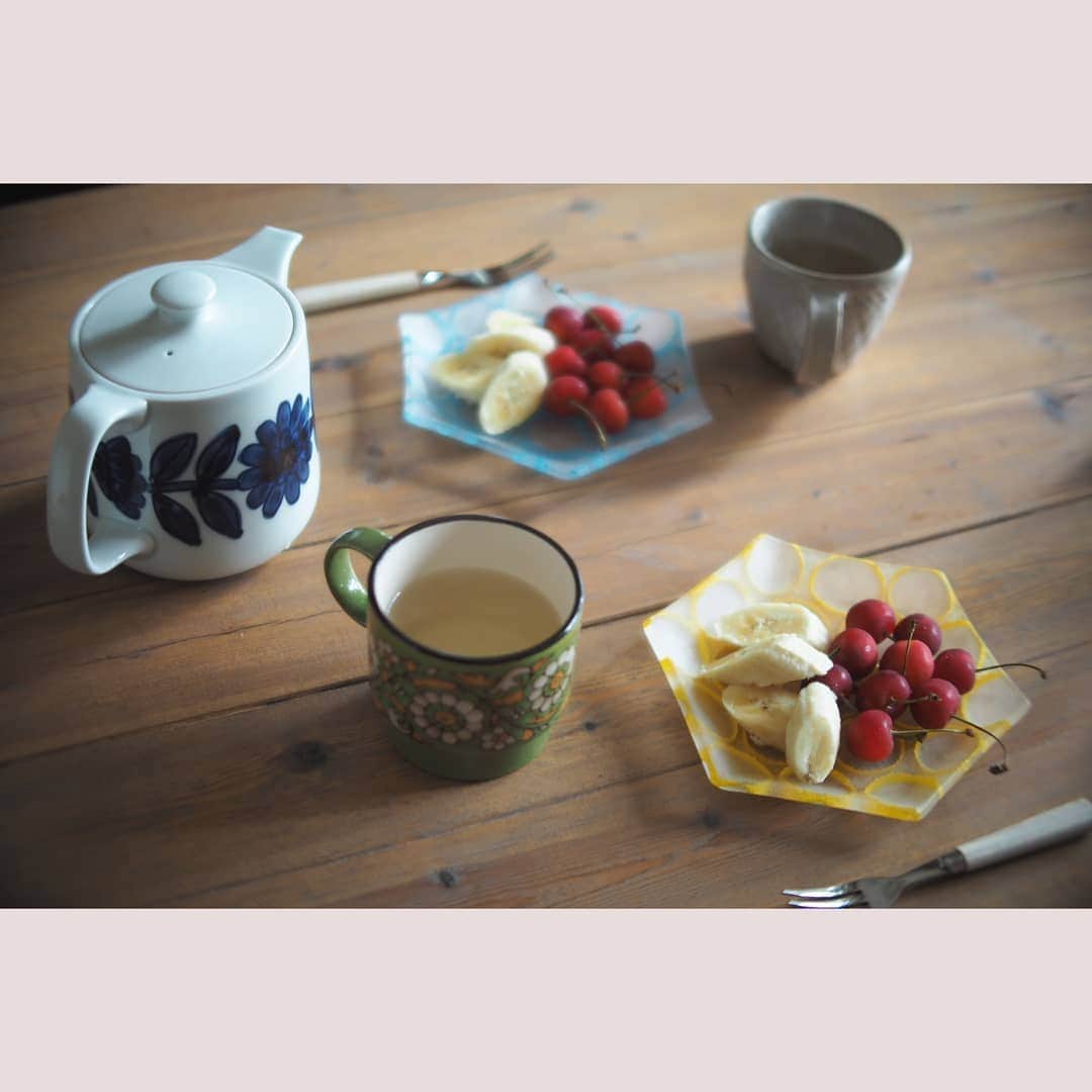 花澄さんのインスタグラム写真 - (花澄Instagram)「はいどうぞ。 今日は文山包種茶。  #tokyo#japan#olympus#olympuspen#olympuspenepl8#switar#macroswitar#macroswitar26mm#oldlens#cinelens#オールドレンズ#シネレンズ#oldlens_tokyo#台湾茶#文山包種茶#さくらんぼ」7月3日 8時46分 - textisan