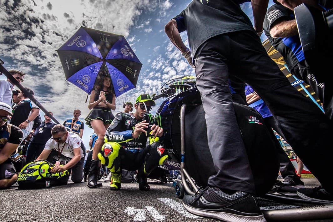 バレンティーノ・ロッシさんのインスタグラム写真 - (バレンティーノ・ロッシInstagram)「TT Circuit,Assen  Sunday,MotoGP Race 📸 @falex79 @gigisoldano @jesusrobledo」7月3日 20時22分 - valeyellow46