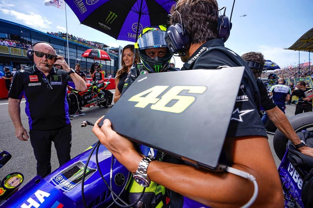 バレンティーノ・ロッシさんのインスタグラム写真 - (バレンティーノ・ロッシInstagram)「TT Circuit,Assen  Sunday,MotoGP Race 📸 @falex79 @gigisoldano @jesusrobledo」7月3日 20時22分 - valeyellow46