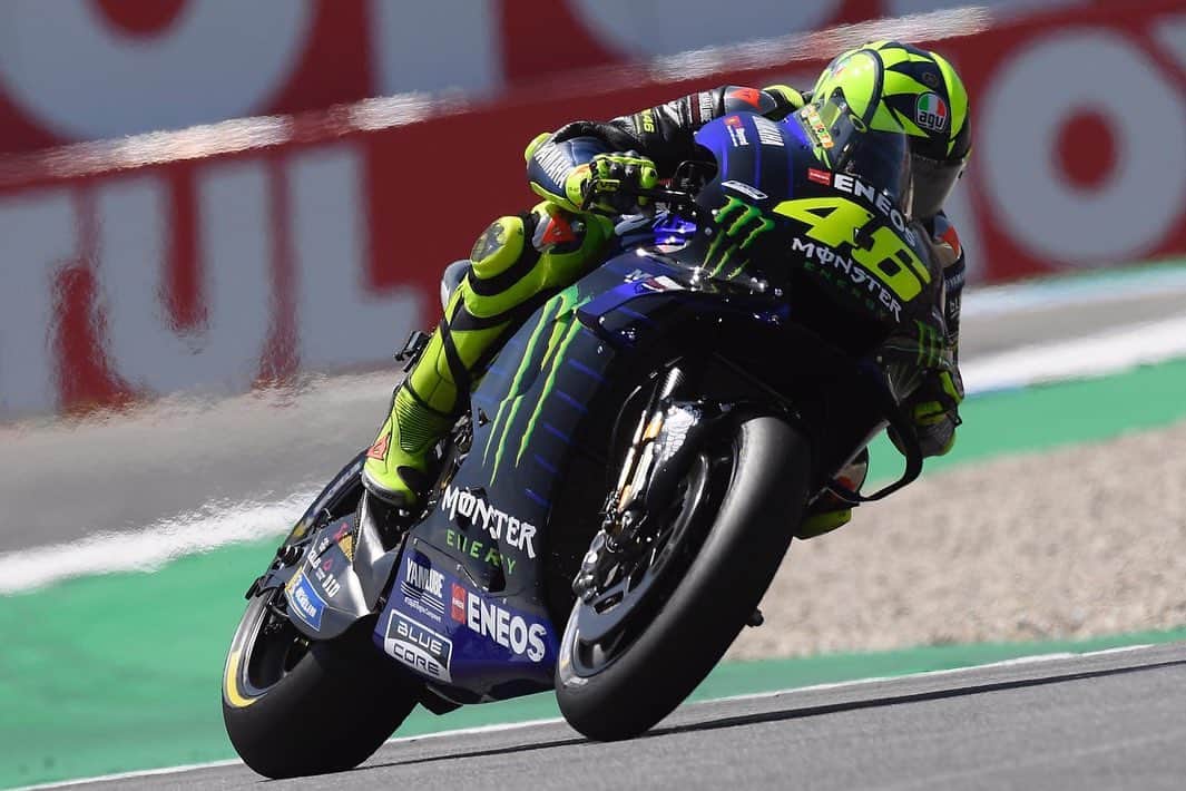 バレンティーノ・ロッシのインスタグラム：「TT Circuit,Assen  Sunday,MotoGP Race 📸 @falex79 @gigisoldano @jesusrobledo」
