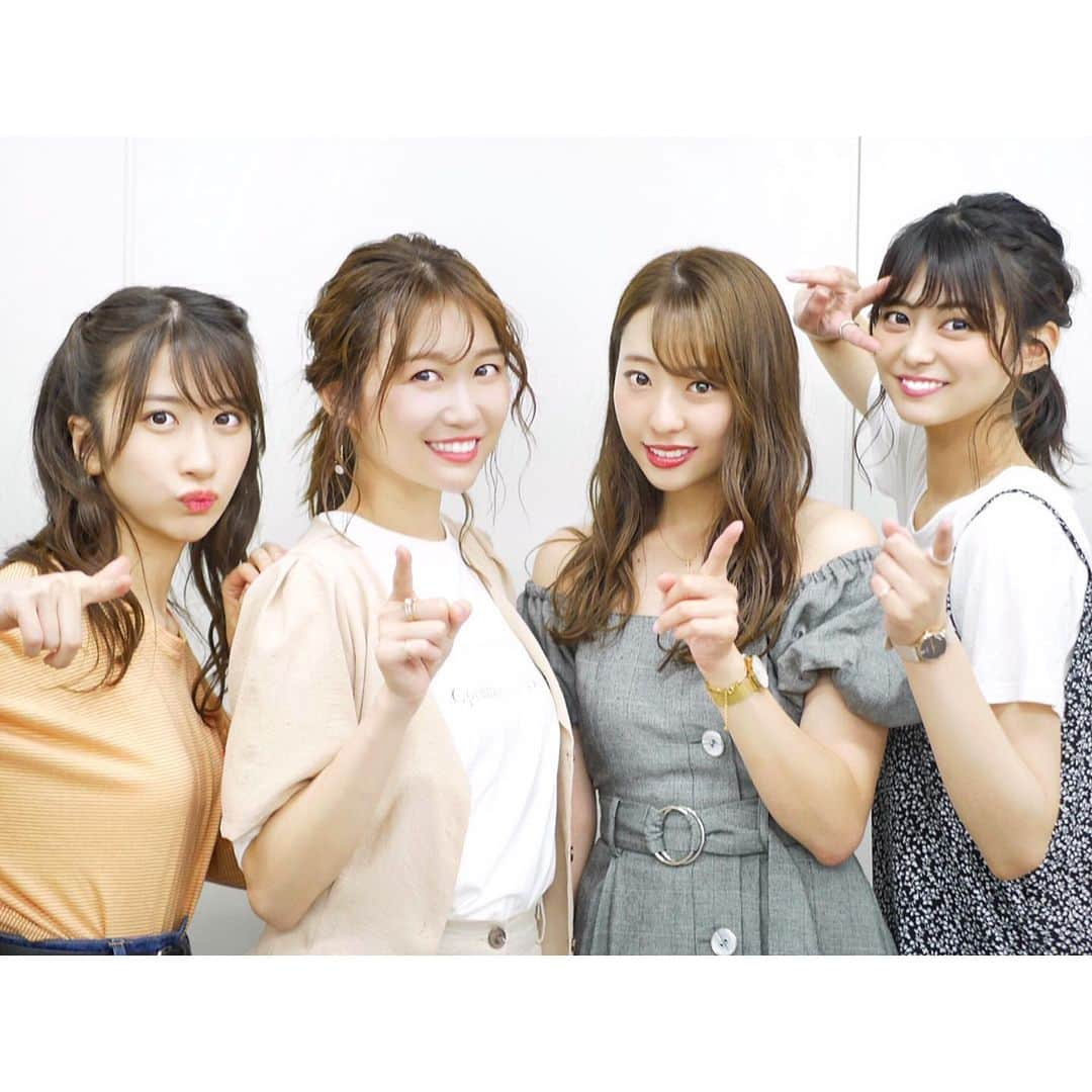 浦野一美さんのインスタグラム写真 - (浦野一美Instagram)「最近みんなと会うのが久しぶりだと思わないのは、SNSがあるからなのかな☺️ とても嬉しいです♫ . 4期生 5期生 7期生に混ぜてもらう1期生の私..,笑 つくづく 1期生っぽくない1期生な気がするね笑 でもそれが良い☺️❣️ . . みんなそれぞれ加入時期は違うけれど こうしてわいわいできているのが48グループの良いところだと嬉しく思います☺️ . . 人に対しての礼儀って大切だと思うけど スポーツ系の部活とか入ってなかったし 上下関係って割と苦手  だから、後輩だろうと 人として素敵だとか尊敬してるところを素直に感じて魅力的だって思うし それは年齢とか関係なく1人の人として好きって思ってる  もしかしたら、私が話しかけることで 気を遣わせてしまっているかもしれないと思うと心苦しくもなるけれど、 おばあちゃんとかになったら、年齢とか気にしなくなりそうじゃない？そう思うと、 今だって”そんなのどうでもいいことだな”って思っちゃうんだよね😲 . もしも年齢の違い(生きてる年数や時代)で、まだ知らない事があるなら教えて欲しいし教えるし そのボーダーって 私にとって然程興味が無くて 大切なのは貴方や自分がどんな人かどうかってこと😲  誰かからフラットに接してもらうたびに そう感じています☺️ありがたや〜🌈 みんなありがとう🌈  #happy#beautynavi #akb48 #あん誰」7月3日 20時23分 - cindy.cinderella