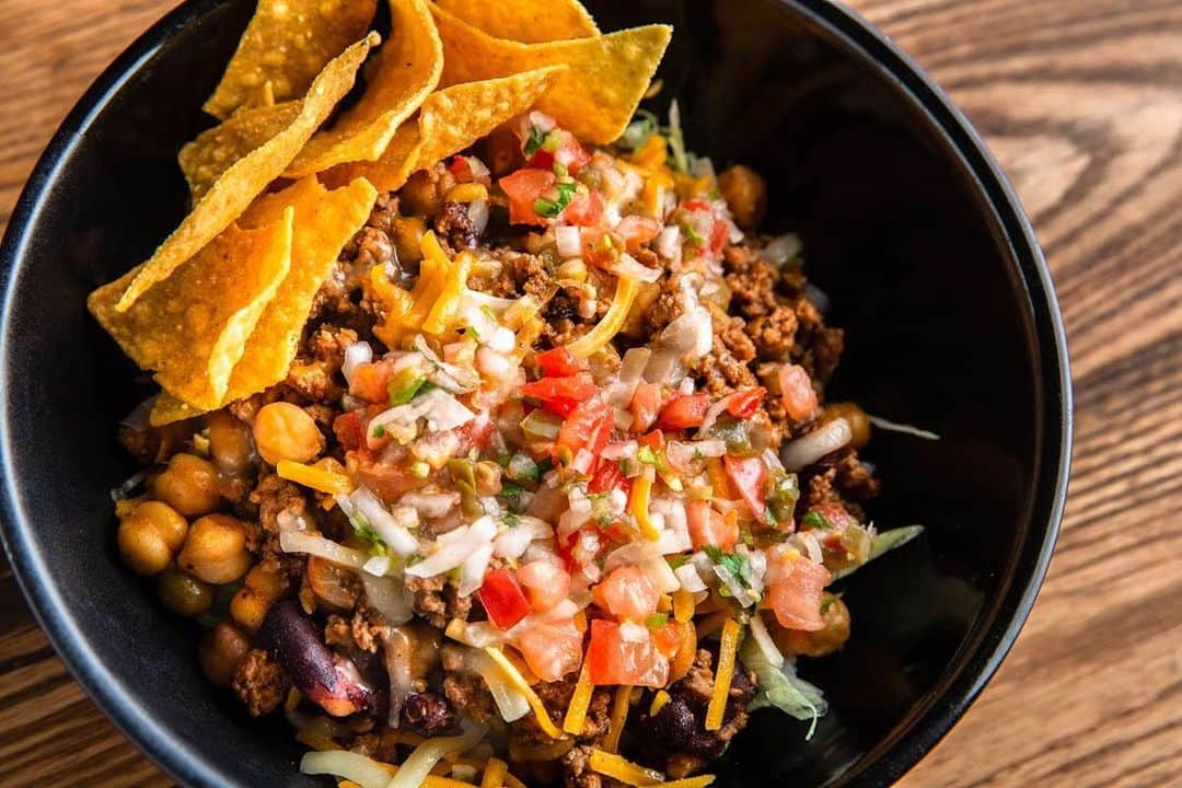 ゼストキャンティーナさんのインスタグラム写真 - (ゼストキャンティーナInstagram)「Packed with flavor and topped with crispy tortilla chips, Zest Cantina offers this Japanese twist on Tex-Mex . #zestcantina #zest #ゼスト #ゼストキャンティーナ #タコス #テックスメックス #tacos #texmex #tacorice #タコライス #tokyo #japan #foodstagram #foodporn #instafood #foodporn#foodie #cooking #dinner #tasty#yummy #delicious #hungry #일본 #음식」7月3日 18時53分 - zestcantina_gd