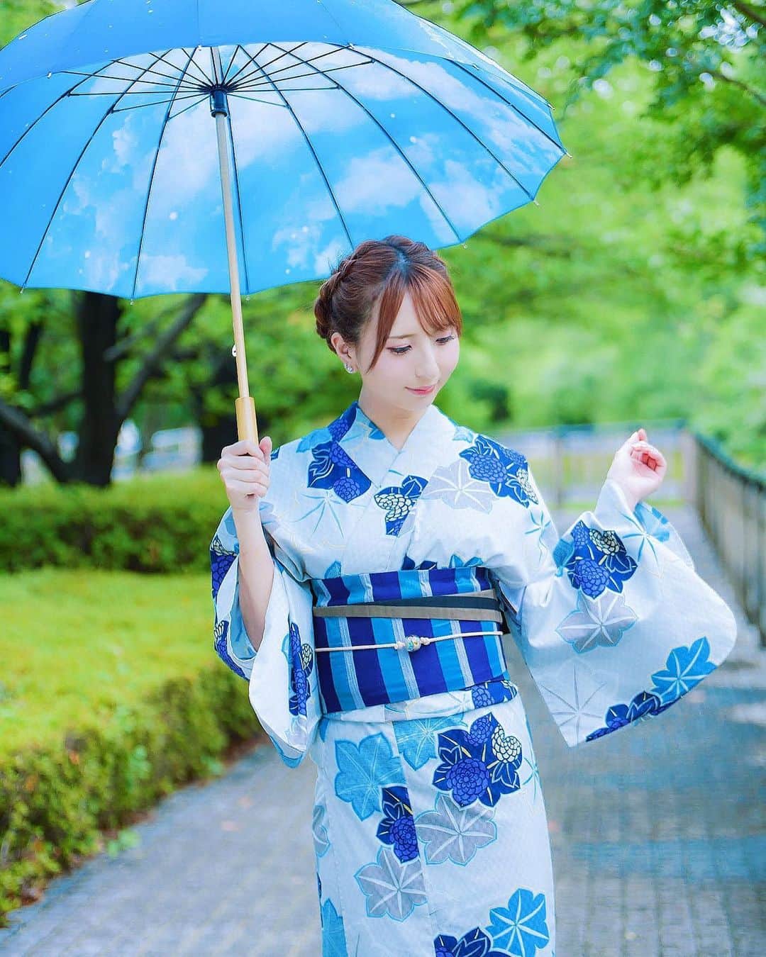 市川愛さんのインスタグラム写真 - (市川愛Instagram)「青空☀︎浴衣 #kimono #ginza #傘 #浴衣撮影 #portrait」7月3日 19時10分 - pkmnai