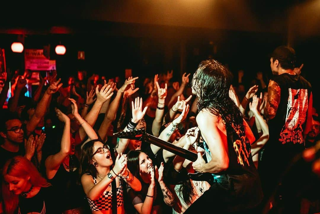 Crystal Lakeさんのインスタグラム写真 - (Crystal LakeInstagram)「Thank you Barcelona 🇪🇸 You guys are the BEST! The most passionate night ever!  Hey Madrid, we’re coming back for you. Your turn TONIGHT!  Photo: @johngyllhamn  #CrystalLake #Helix #WorldTour2019」7月3日 19時13分 - crystallake777