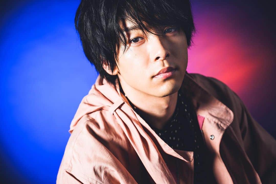 のインスタグラム：「#中村倫也  #tomoyanakamura  #ポートレート  #portrait  #portraitphotography  #網中健太  #kentaaminaka」