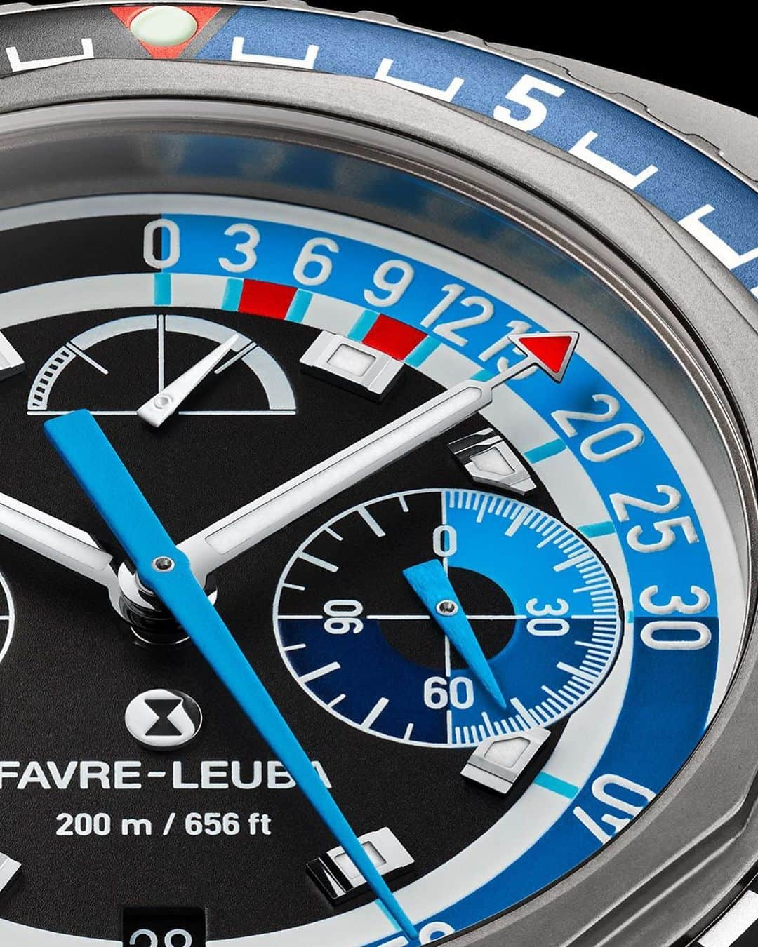 Daily Watchさんのインスタグラム写真 - (Daily WatchInstagram)「This incredible Favre Leuba timepiece can measure current dive depth of up to 120 meters. It performs this measurement with a simple but unconventional technique, wherein the water is allowed to enter the watch through a special chamber that houses a copper membrane. The @FavreLeuba Raider Bathy 120 MemoDepth is definitely the perfect diving partner 👌🏼 #FavreLeuba」7月3日 19時59分 - dailywatch