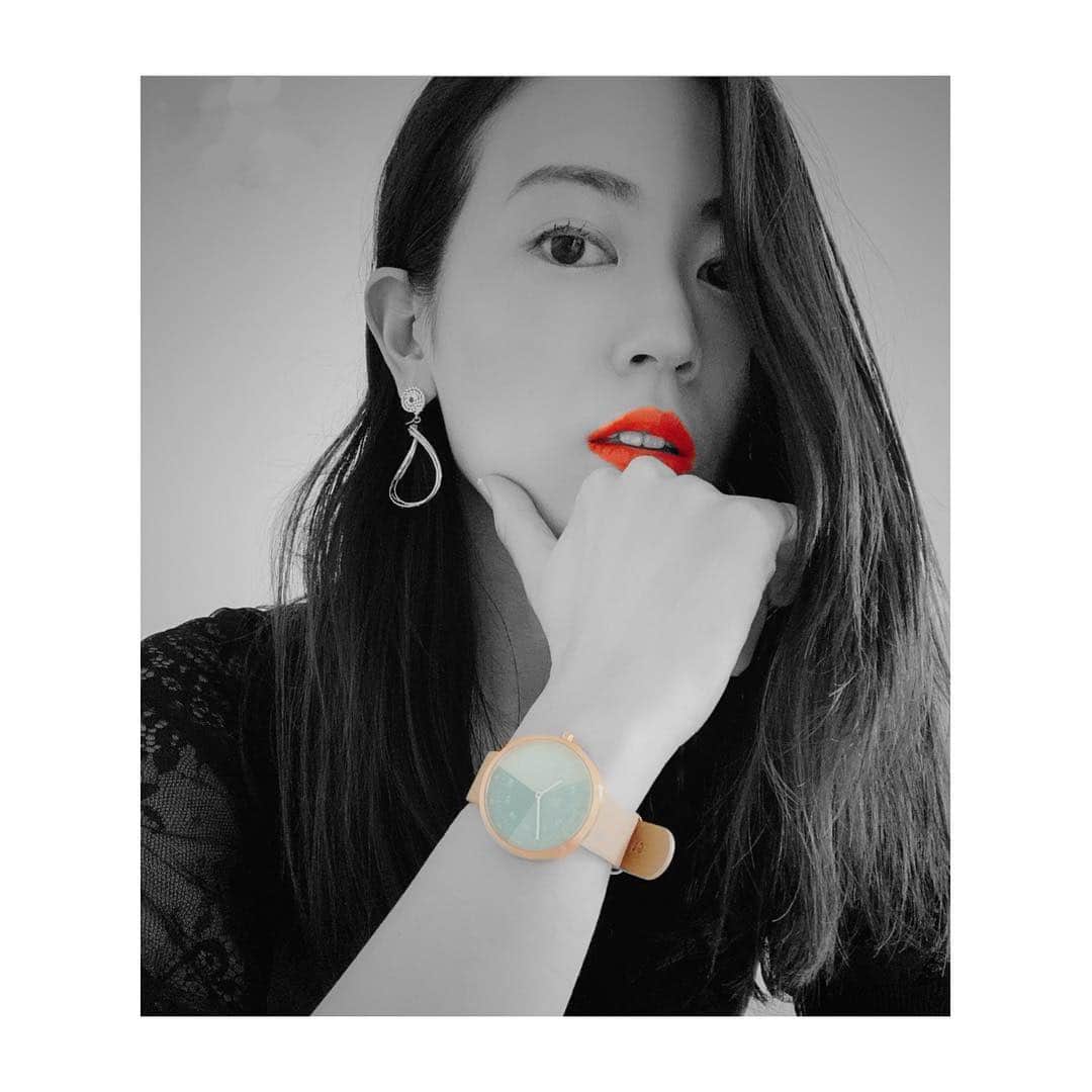 煌月爽矢のインスタグラム：「.﻿ .﻿ 最近お気に入りの時計。﻿ ﻿ 【MAVEN WATCHES】﻿ ﻿ ﻿ 優しいベージュとアッシュ系のブルー3色の兼ね合いがオシャレで大好き。﻿ ﻿ ﻿ UNITED ARROWS BEAUTY&YOUTHでも６月から店頭販売されてるから全国区✨﻿ ﻿ ﻿ クーポンコード﻿ 【nakahara.yuuki】 ﻿ で1年間は10%OFFでご購入可能です。﻿ ﻿ ﻿ストーリーでURL貼っておくので覗いてみてください♪﻿ ﻿ ﻿ #マベン﻿ #マベンウォッチズ﻿ #時計﻿ #腕時計﻿ #我喜欢这个手表﻿ #mavenwatches @mavenjapan」