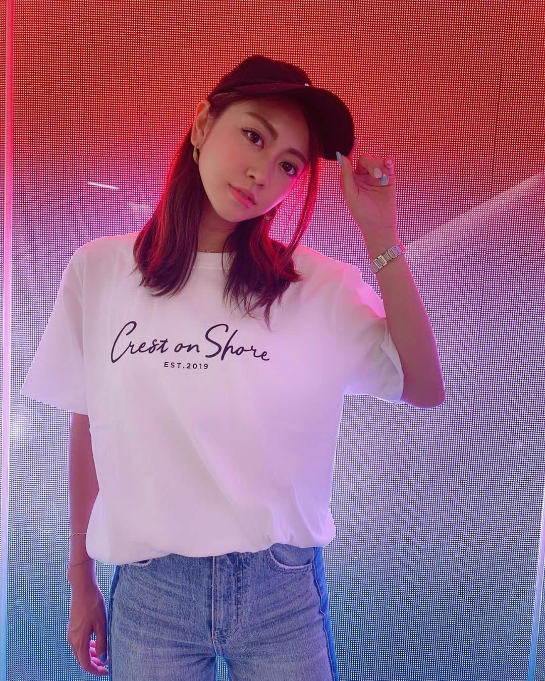 小山ひかるさんのインスタグラム写真 - (小山ひかるInstagram)「最近ゲットした ( @crestonshore )の お気に入りTシャツ☺️✨ 少し大きめだからゆるっと着れるし ロゴT好きだから愛用中♪♪ . . #code #ファィション #fashion #ootd #crestonshore #クレストンショア #アパレル #surf #今日のコーデ #コーデ #ロゴt #白t #kawaii #ユニセックス #カジュアル #カジュアルコーデ #follow #smile #お気に入り」7月3日 20時07分 - hikaru_kym