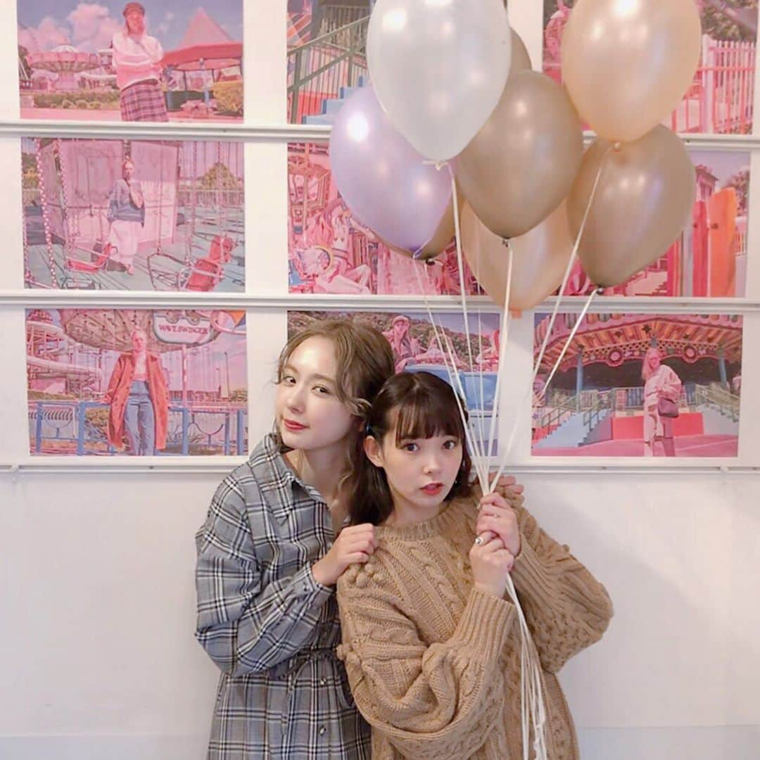 mimさんのインスタグラム写真 - (mimInstagram)「今日は大好きな Amoちゃんのブランド RUBY AND YOUの展示会へ 今回もとっても可愛くて、素材も気持ちくて着心地が良くて着るだけでワクワクして気分が上がる服が沢山ありました お靴も、鞄も、帽子もお洋服も全部可愛くて本当にいつも幸せな気持ちになる  今日もAmoちゃんと沢山お話しできたし、こうやって行くたびにに来てくれてありがとうってわざわざ私の所に来て言ってくれるAmoちゃんに本当に癒された  届くのたのしみ。早く着たいな🥰  #me#photo#instagood#fashion#rubyandyou#followme」7月3日 20時10分 - mim_11_11