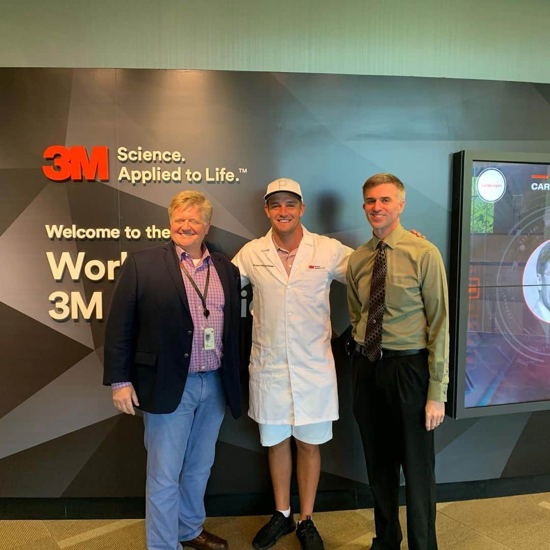 ブライソン・デチャムボーさんのインスタグラム写真 - (ブライソン・デチャムボーInstagram)「An incredible day at @3M’s Innovation Center in Minnesota – had no idea how many ways 3M is improving daily life! Excited to experience more of their innovations at the @3MOpen. #golfthatmatters」7月3日 11時22分 - brysondechambeau