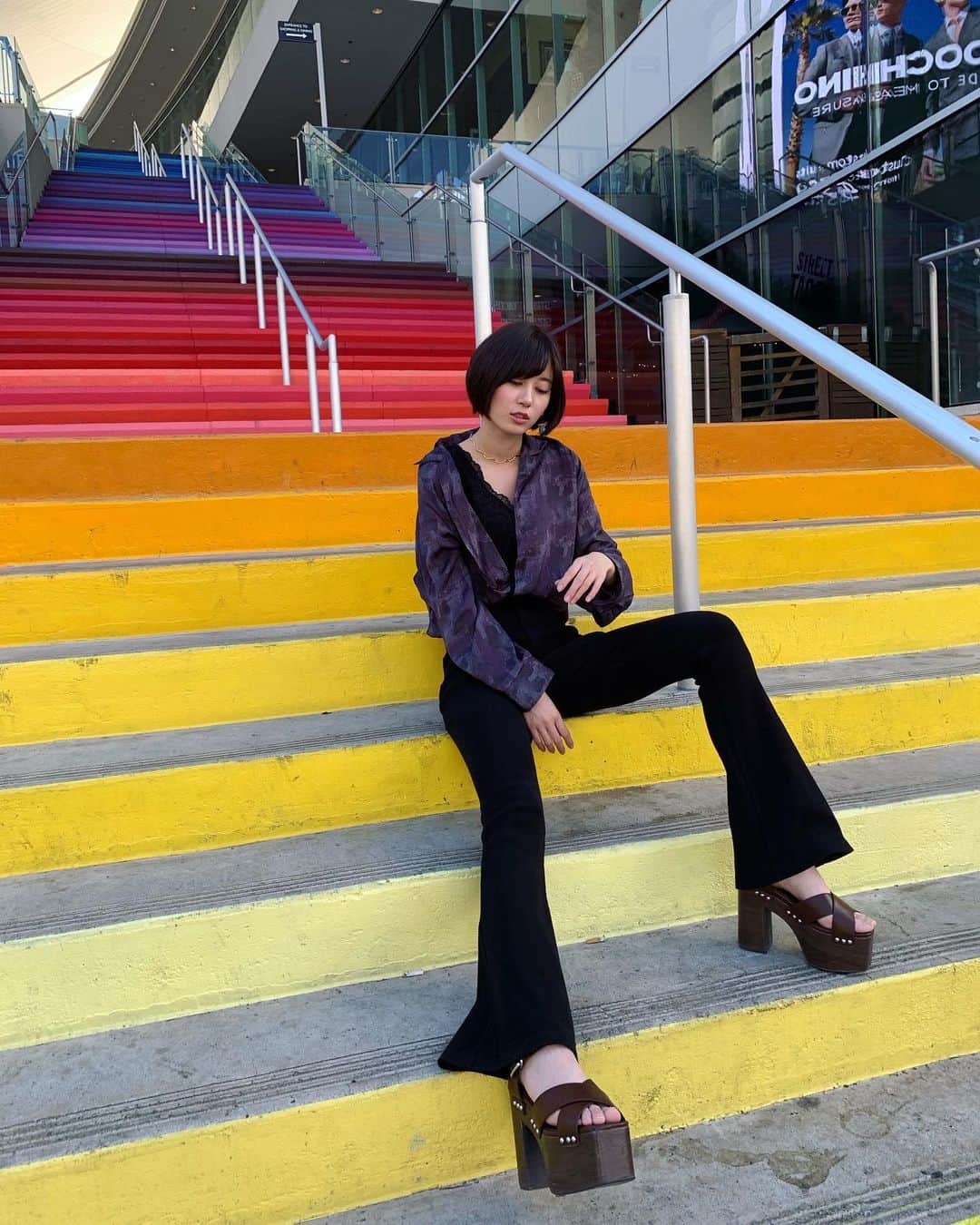 ゆきりぬさんのインスタグラム写真 - (ゆきりぬInstagram)「虹色の階段すごい。 アメリカって感じ。」7月3日 11時25分 - yukirin_u