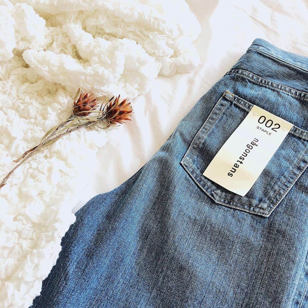 RisaWisteriaのインスタグラム：「調子良すぎて色違いで もう一本買っちゃった😆💕 #nagonstans#jeans#denim#fashion」