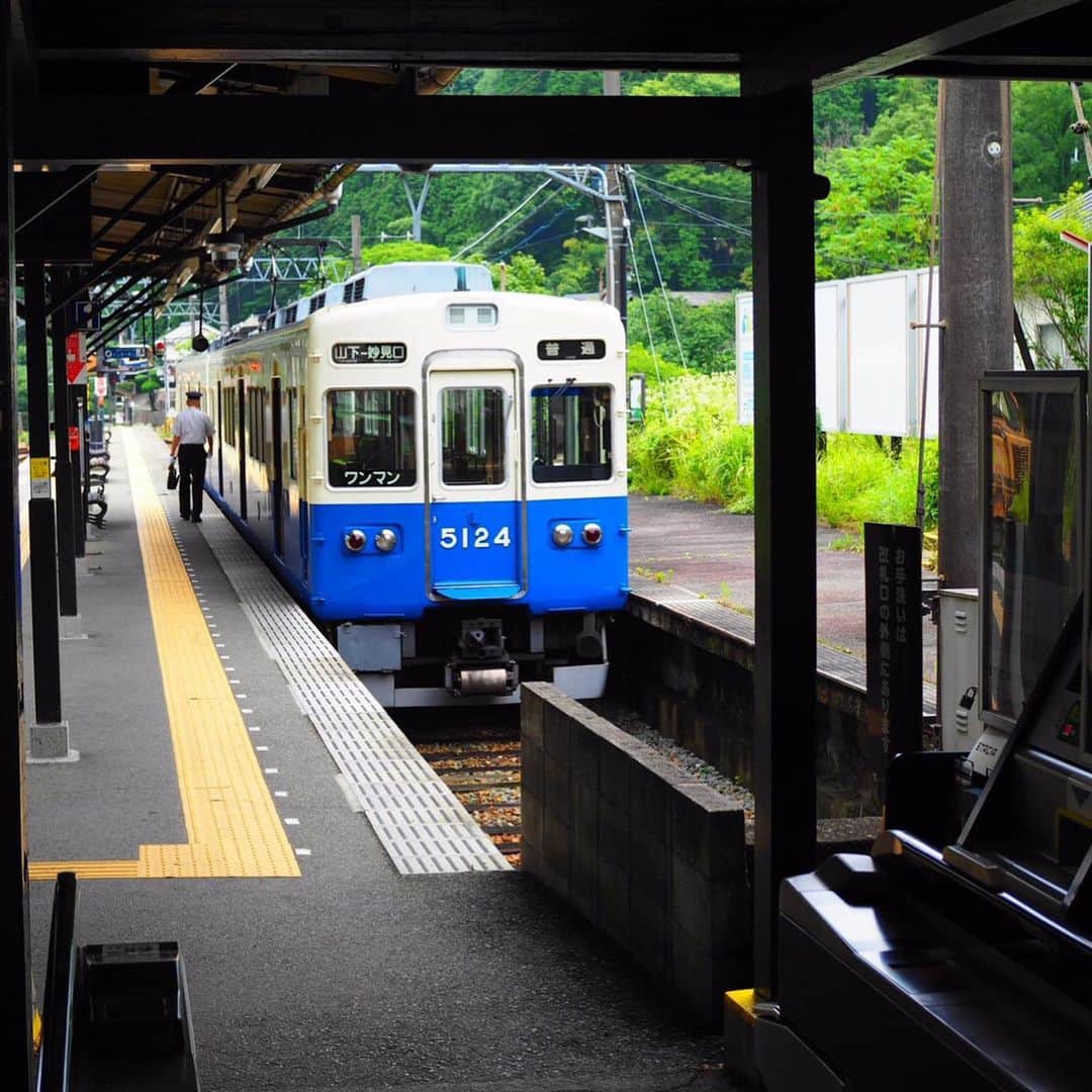 IVANさんのインスタグラム写真 - (IVANInstagram)「* 🗾⛰🚃🚗⛰✨🌦 🦋🐛🐞🐍💐 Tranquil life？🥴 * のどかちゃん♡ * #myoukensan#japan#love#peace#station#train #妙見口駅 #日本 #まだまだ知らない場所沢山 #のどかな場所♡ #大好きです」7月3日 11時54分 - fresanaca