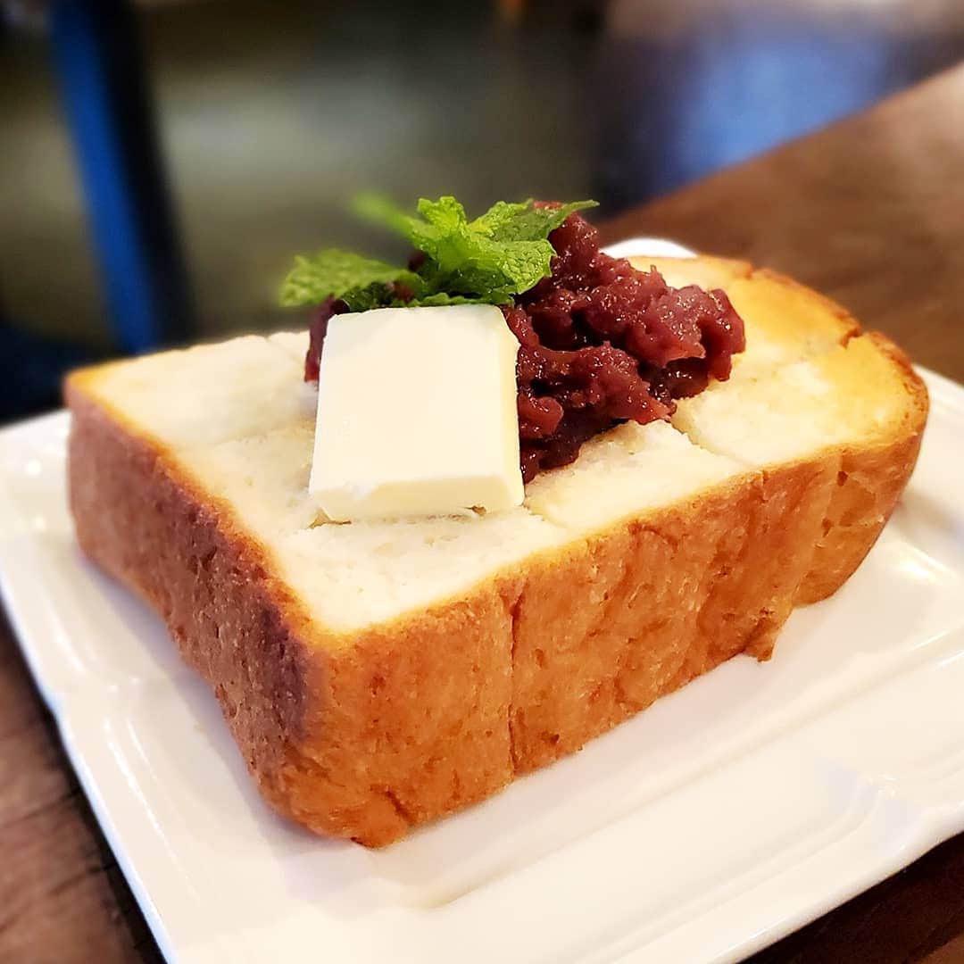 ミスター黒猫（黒猫仙人）のグルメインスタ