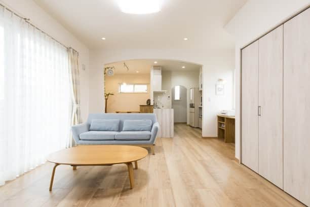 はりまの家さんのインスタグラム写真 - (はりまの家Instagram)「毎日が特別になる屋上ライフを楽しむ家 施工：株式会社セルビーハウジング @selbeehousing https://harima-ie.com/constDetail.php?id=3449 ✨ ✨ #マンツーマン #トータルコーディネート #建築士 #赤穂市 #姫路市 #太子町 #たつの市 #相生市 #加古川市  #工務店 #注文住宅 #新築 #施工事例 #住宅 #インテリア #モデルハウス  #マイホーム #間取り #家作り #マイホーム計画 #おうち #プランニング #家  #はりまの家」7月3日 12時00分 - harimanoie