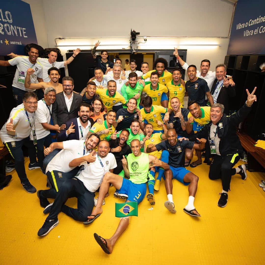 ミランダのインスタグラム：「Estamos na final #vamosbrasil 🇧🇷」