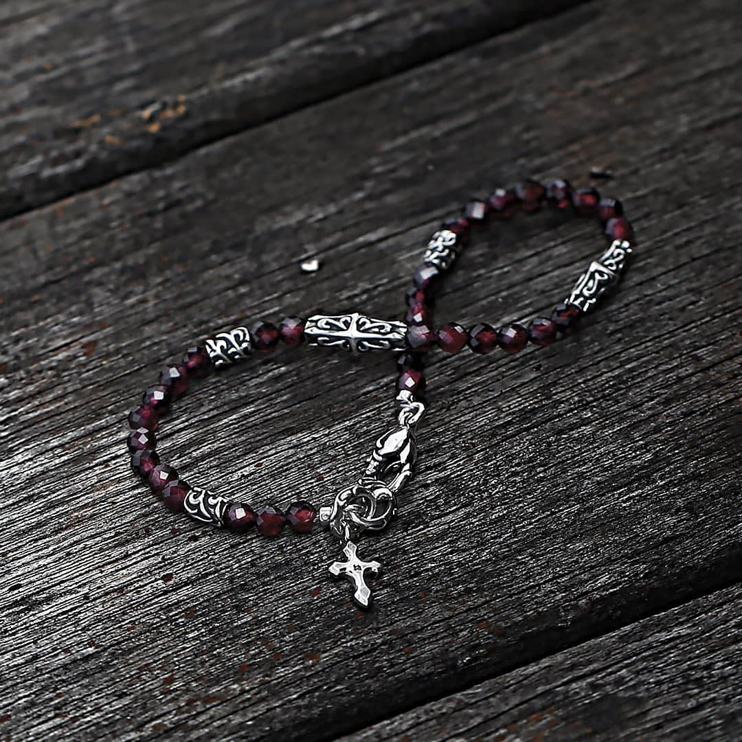 ブラッディマリーさんのインスタグラム写真 - (ブラッディマリーInstagram)「・ Bracelet : Ritual w/Garnet 19cm. ¥27.000-(tax out) ・ ・ ・ #bloodymaryjewelry #bloodymary #jewelry #silver #fashion #jewelryporn #jewelrydesign #jewelrygram #necklace #pendant #dia #accessory #accessories #silverjewelry #ブラッディマリー #シルバーアクセサリー#fashionjewelry #cross #accessoire #bracelet  #garnet #ARKADIA #blackaccesories #modeaccessoires #blackcodenate」7月3日 12時03分 - bloody_mary_official