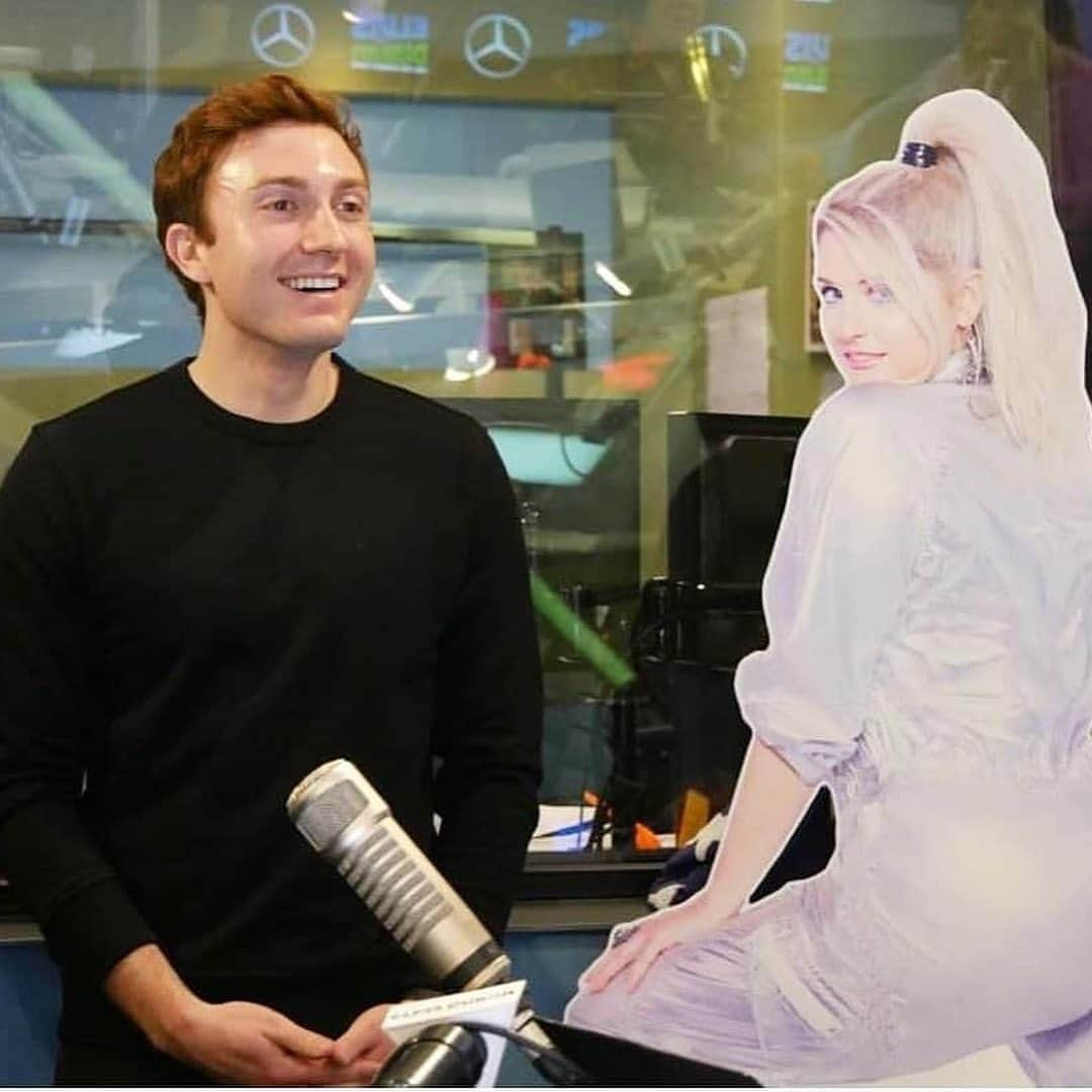 E! Onlineさんのインスタグラム写真 - (E! OnlineInstagram)「Dear future husband: If you don't love us as much as Daryl Sabara loves Meghan Trainor, we aren't interested. (📷: @darylsabara)」7月3日 12時03分 - enews