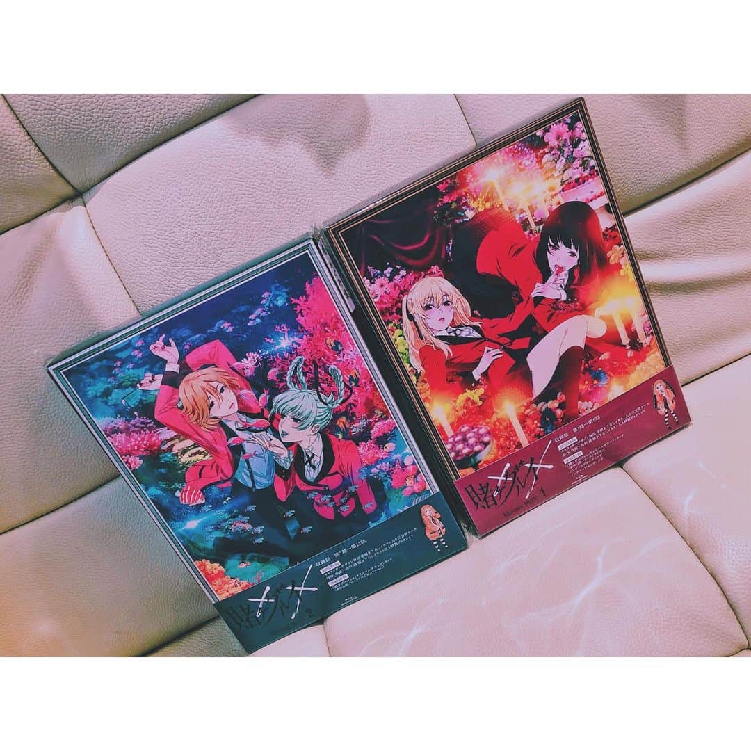 潘めぐみさんのインスタグラム写真 - (潘めぐみInstagram)「TVアニメ『 #賭ケグルイ ××』Blu-ray BOX 1&2 . 遅ればせながら、受け取りました！ . なんて艶やかなパッケージ。 . 美しい。 . 彼女たちの賭け狂った姿も、本当に美しくて、愛おしいので。 . 永久保存してください。 . #kakegurui #anime #animation #secondseason」7月3日 12時10分 - han_meg_han