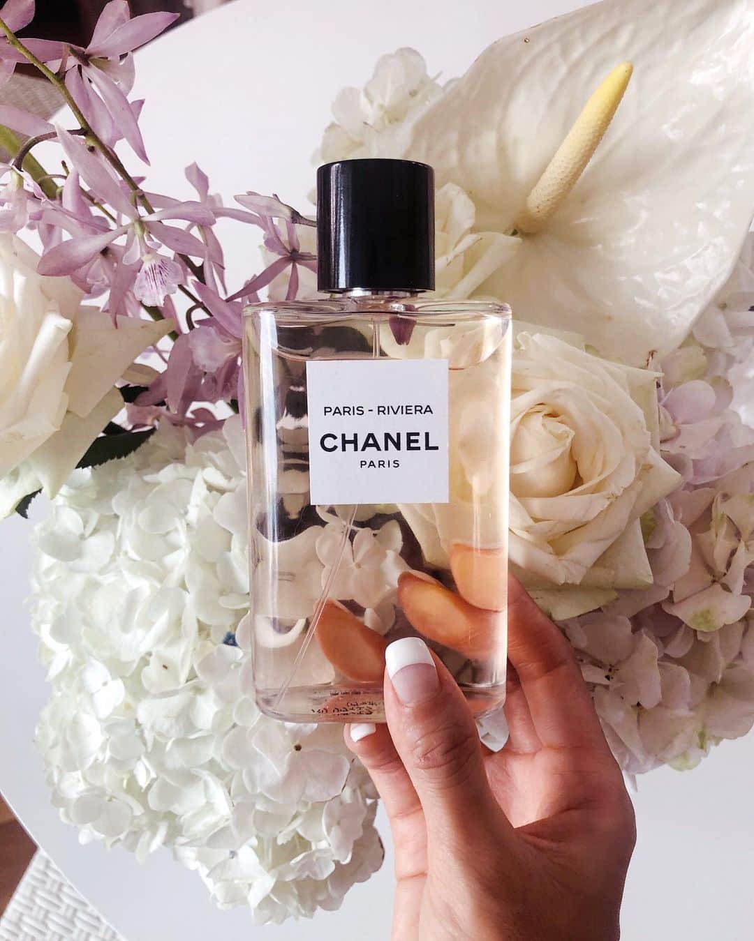 Natsuさんのインスタグラム写真 - (NatsuInstagram)「My forever kind of love for @chanelofficial @chanel.beauty 💕  今年の香りは、PARIS - RIVIERA パリから海岸への旅 そしてこの淡いピンク これは私が持ってなきゃいけないやつ💕 .  #chanel #chanelparfum #leseauxdechanel #chanelfragrance」7月3日 12時25分 - _natsurose_